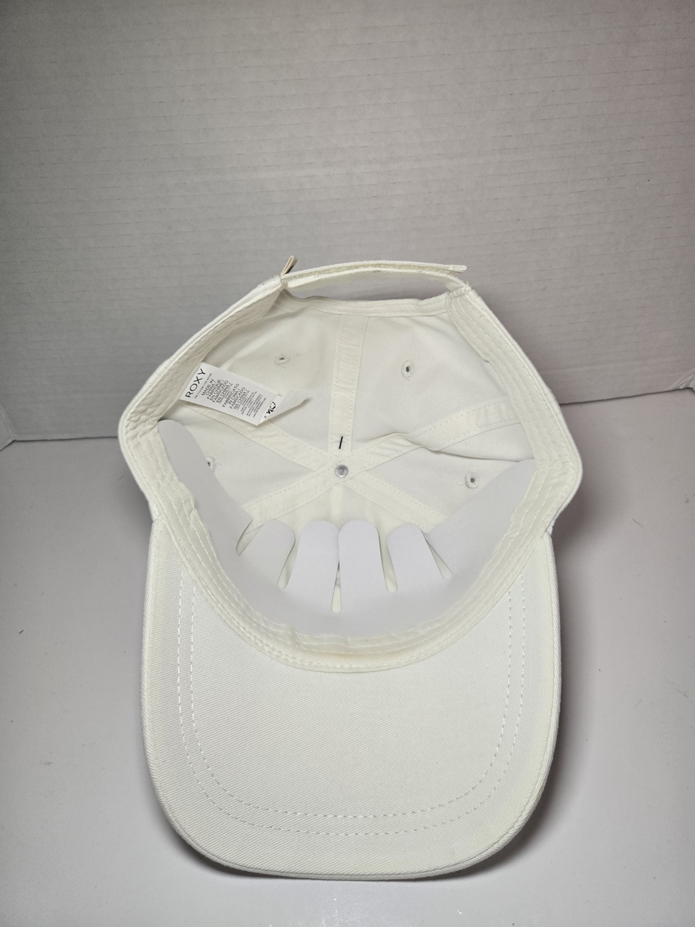 White Embroidered Roxy Baseball Cap - Minimal Script Logo - Picture 6 of 6